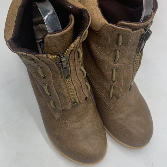 Michael Anthony Brown Heeled Boots Size 7 MCA4382C - Picture 2 of 10